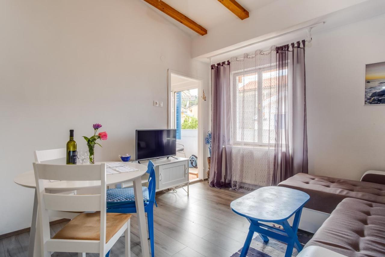 Apartments Kastel Veli Losinj Exterior photo
